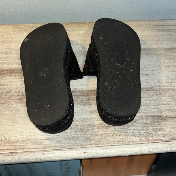 Karl Lagerfield slides - Picture 5 of 5